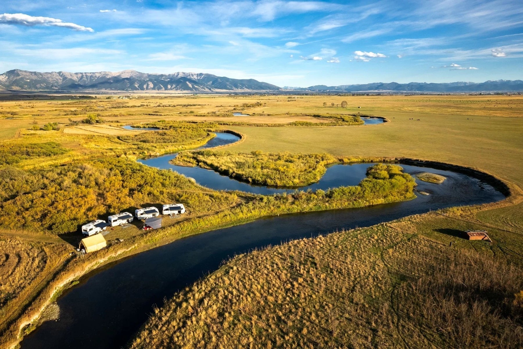 articles/Ultimate-Road-Trip_2000x1335_DJI_0017_e962cf80-99c1-4ff2-ae23-88491123bee6.jpg