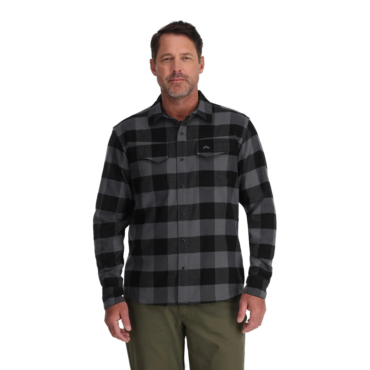 Comment porter une chemise à manches longues en flanelle multicolore Comment porter une chemise à manches longues en flanelle multicolore