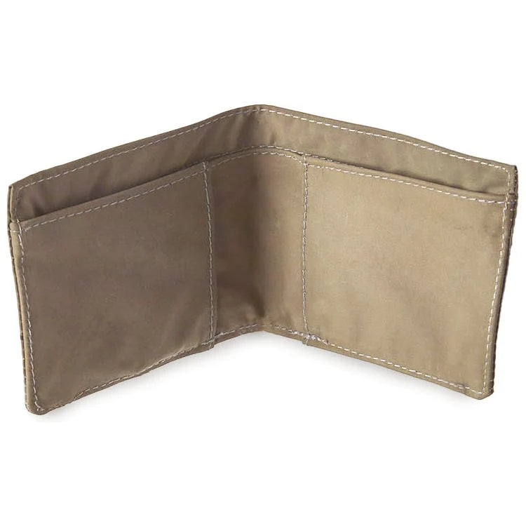 https://www.yellowdogflyfishing.com/cdn/shop/files/222-patagonia-recrafted-wader-wallet-02_750x750_e6e451a9-f87d-4888-9feb-7fc3d4e1f670_1216x.webp?v=1704213925