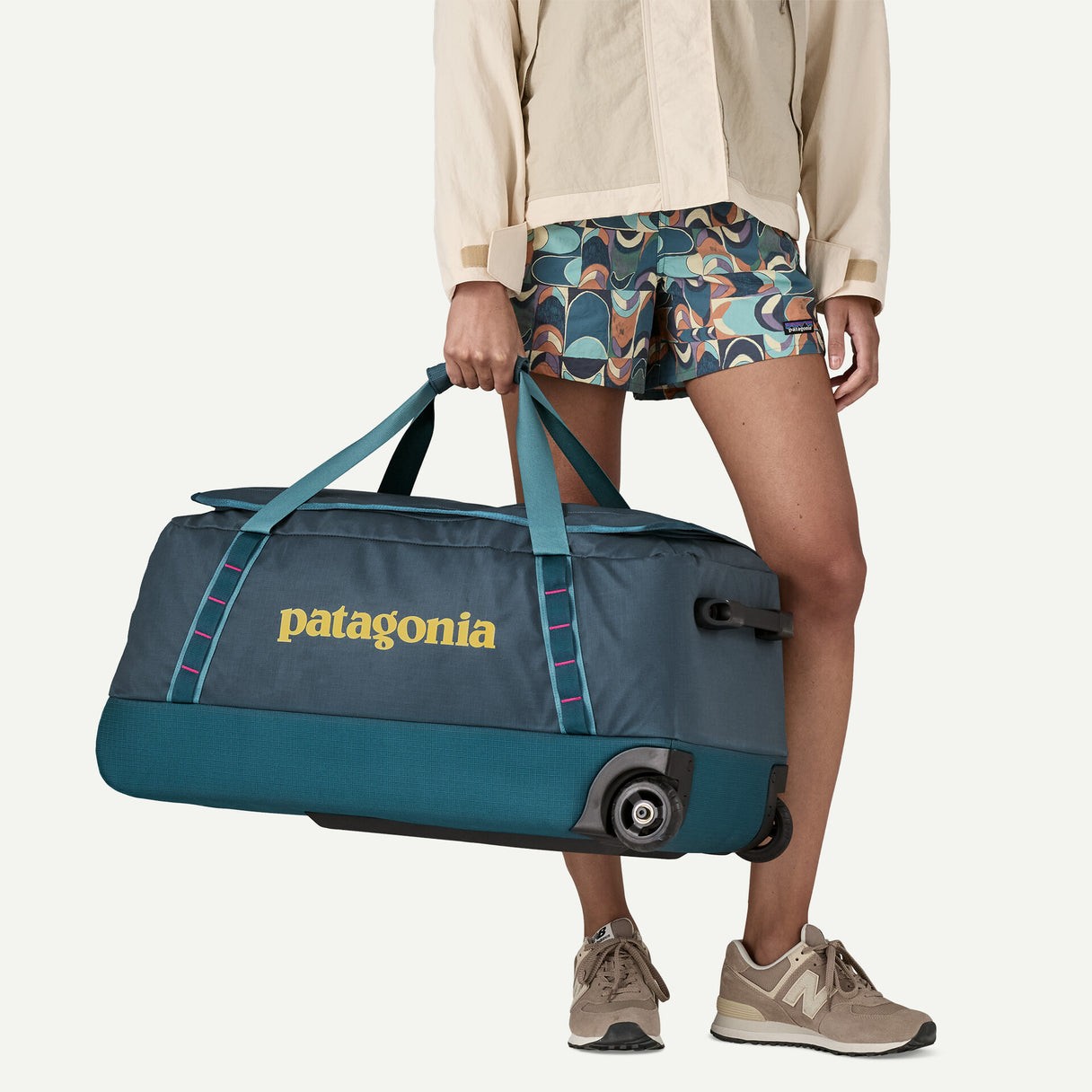 patagonia black hole 90l rolling Patagonia Black Hole Wheeled Duffel 70L