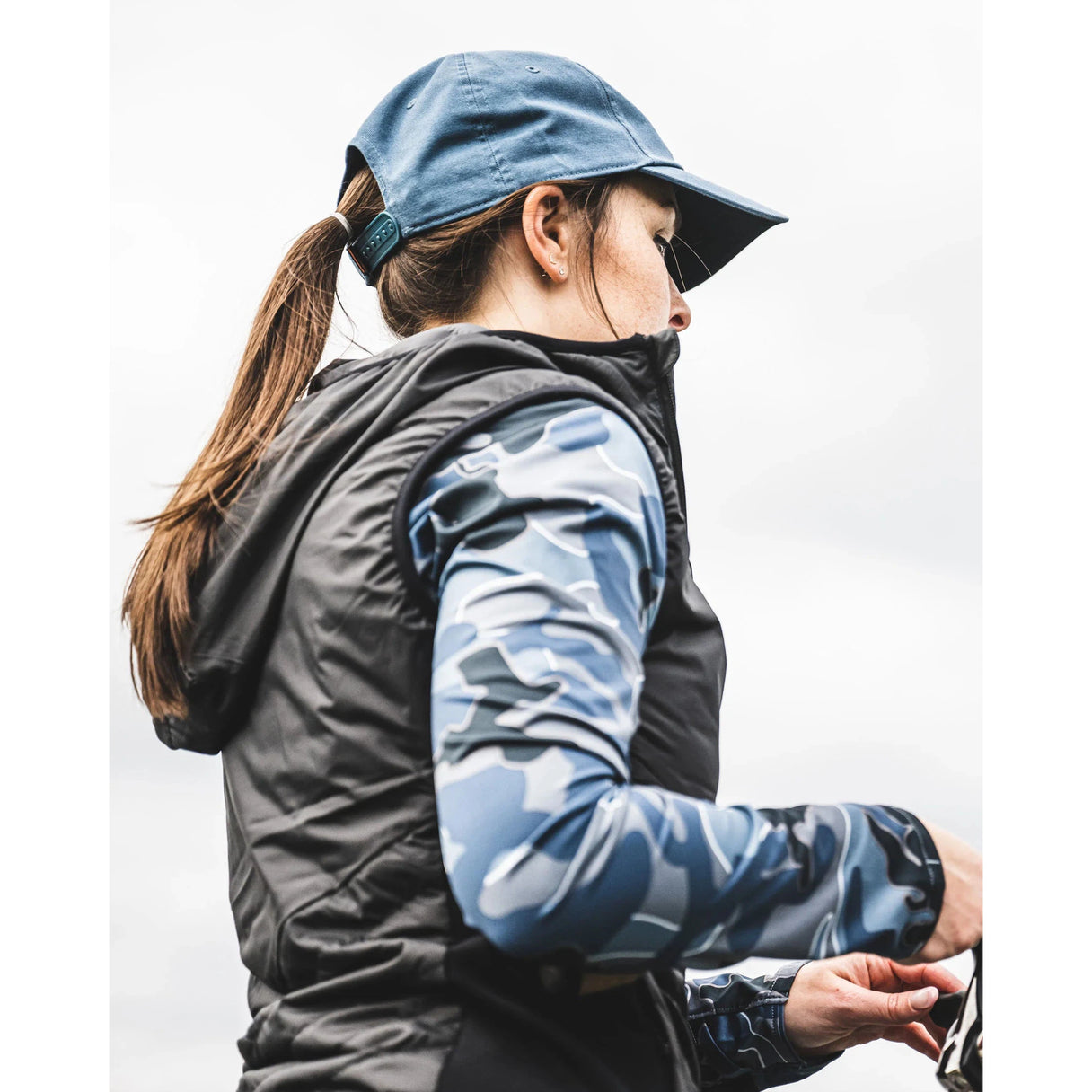 Simms Women's Fall Run Hybrid Hooded Vest - Grayling