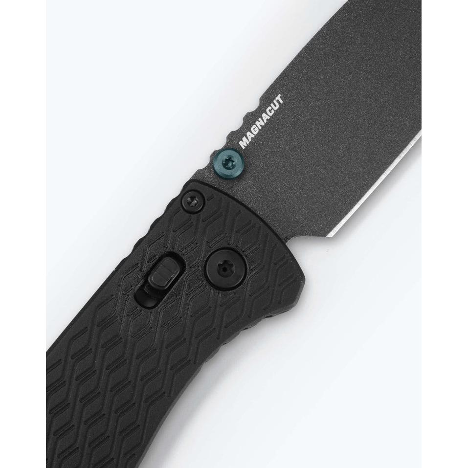 Benchmade Bugout Vapyr - Black Aluminum - Drop-point