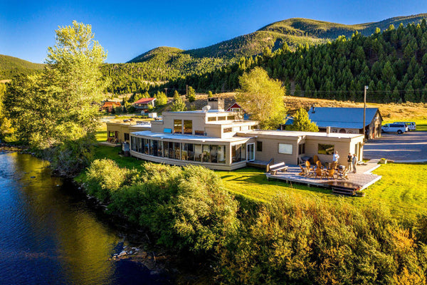 Complete Fly Fisher Lodge